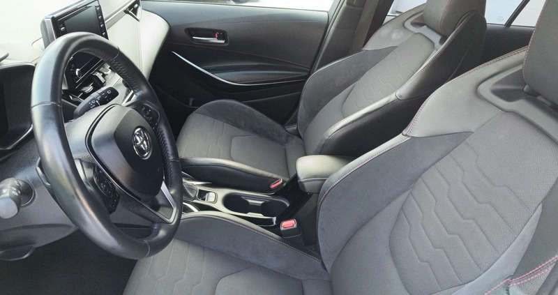 Toyota Corolla cena 91900 przebieg: 139150, rok produkcji 2019 z Słupca małe 92